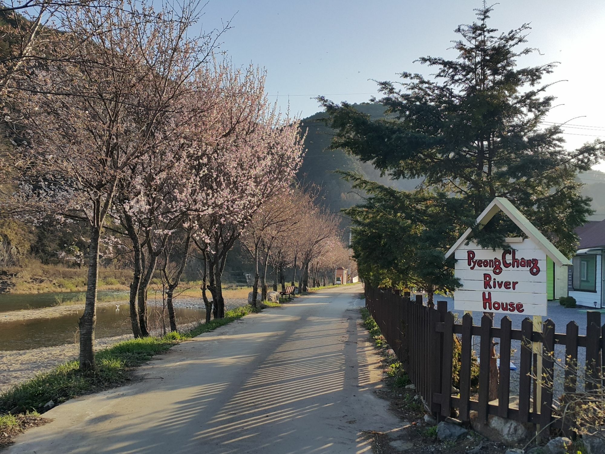 Pyeongchang River House Экстерьер фото